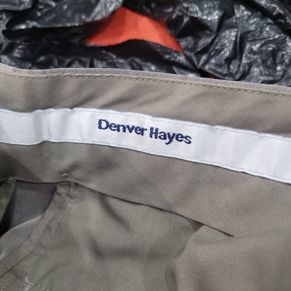 Denver Hayes Gray Pleated High-Waist Shorts - Picture 3 of 8
